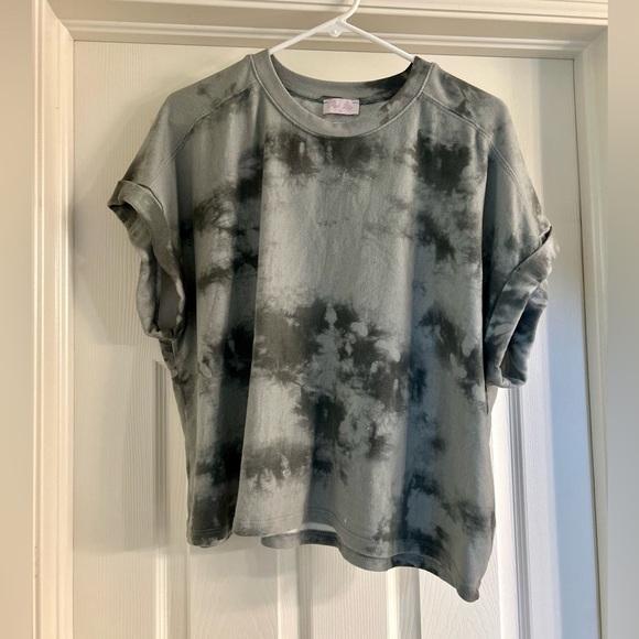 Pink Lily Charcoal Gray Tie-Dye Short Sleeve Roll-Cuff Tee M Trendy Relaxed Fit - Picture 4 of 4